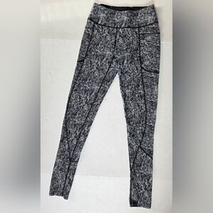 Victoria's Secret Sport Womens Total Knockout Leggings Black/White Space Dye